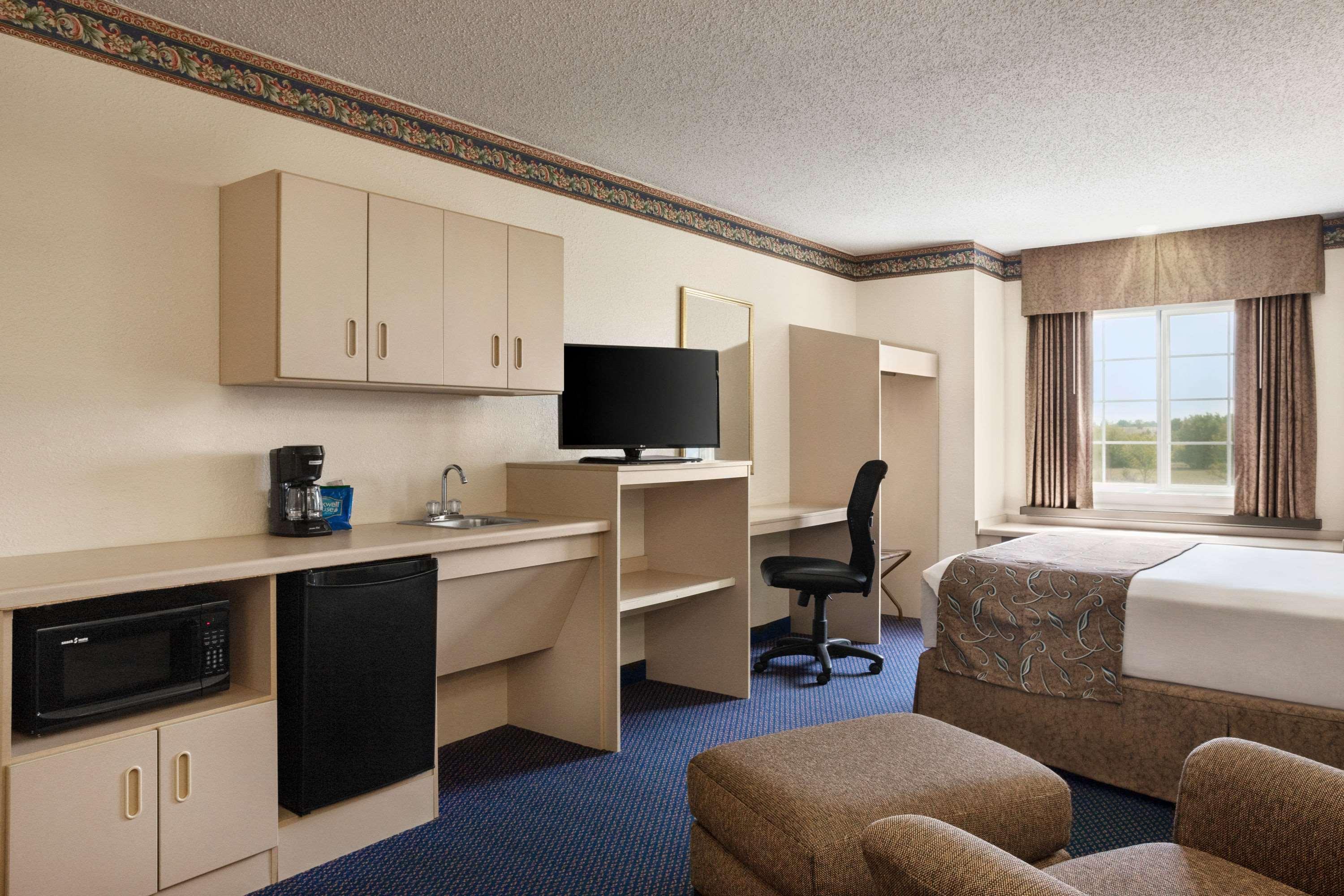 Travelodge By Wyndham Fort Scott Екстер'єр фото