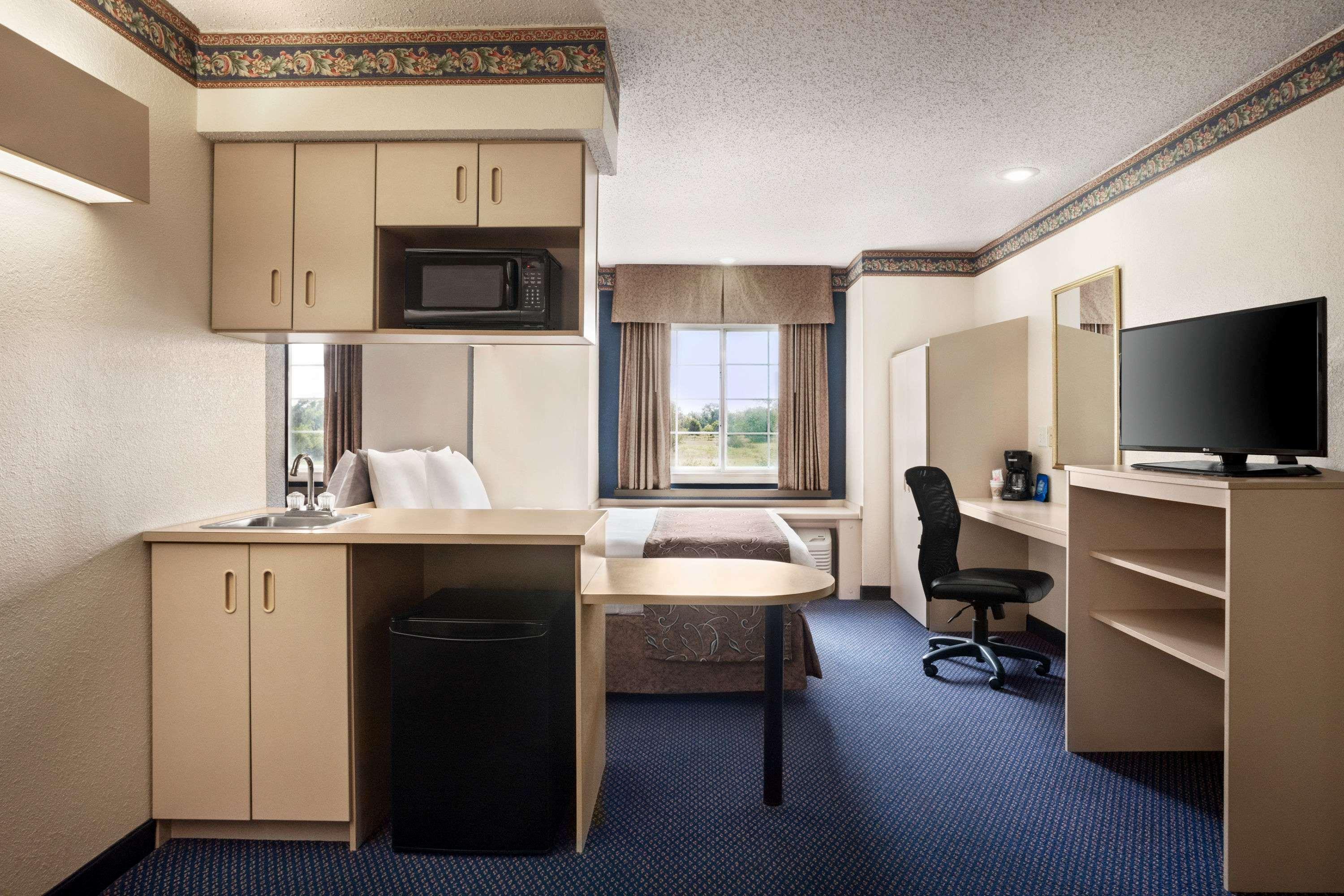 Travelodge By Wyndham Fort Scott Екстер'єр фото