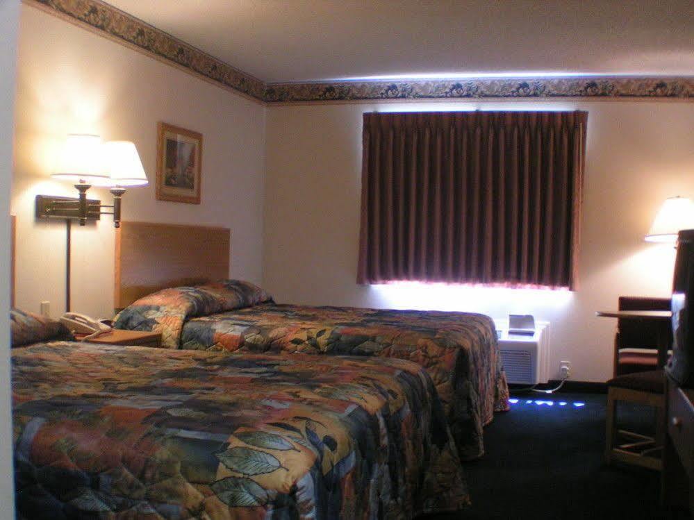 Travelodge By Wyndham Fort Scott Екстер'єр фото