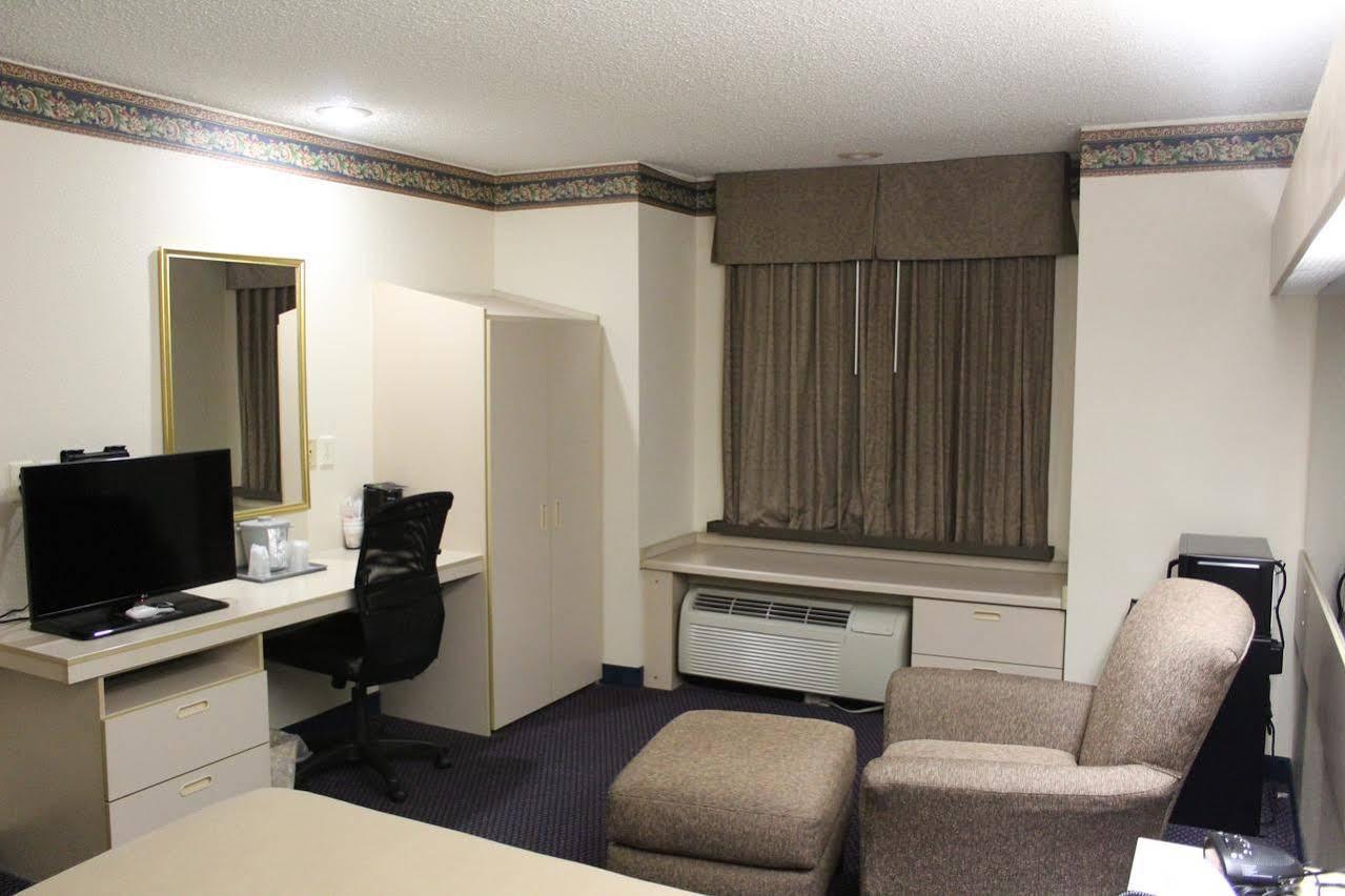 Travelodge By Wyndham Fort Scott Екстер'єр фото