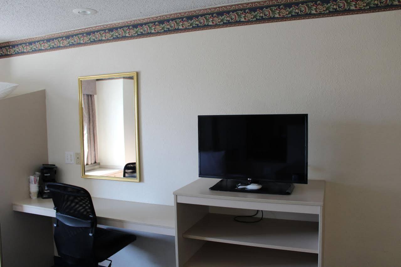 Travelodge By Wyndham Fort Scott Екстер'єр фото